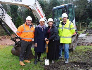 Baroness Howells first dig