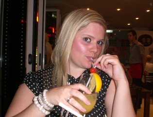 Lucy_with_cocktail