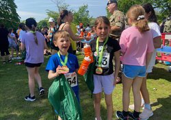 Hospice Mini Marathon runners