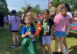 Hospice Mini Marathon runners